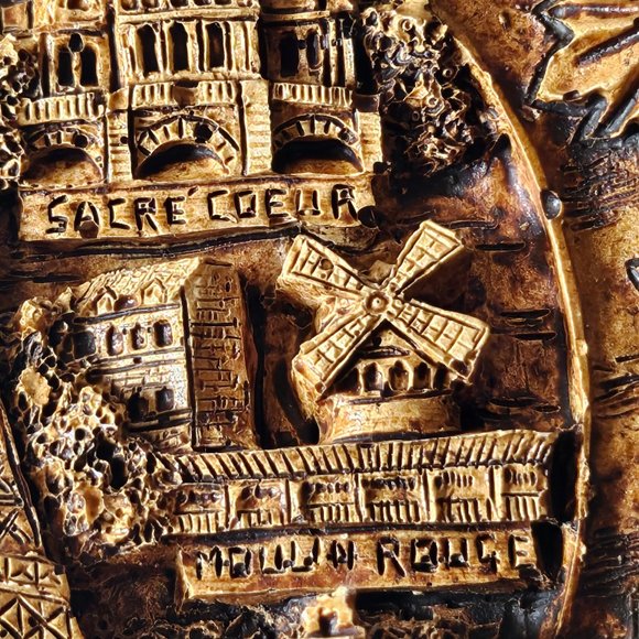 Rare Mid Century Round Chalkware Paris Souvenir Plate 6.25" Parisian Scene 3D - Picture 12 of 15